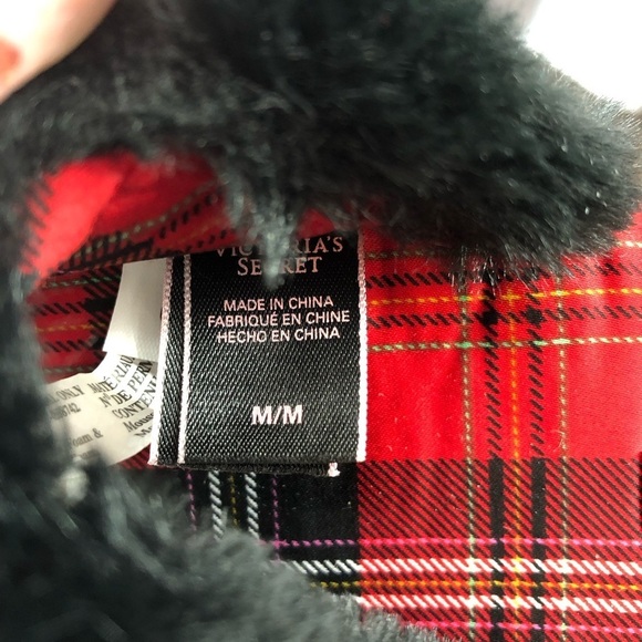 Victoria's Secret Plaid Slippers - Red and Black Size M - Picture 8 of 9